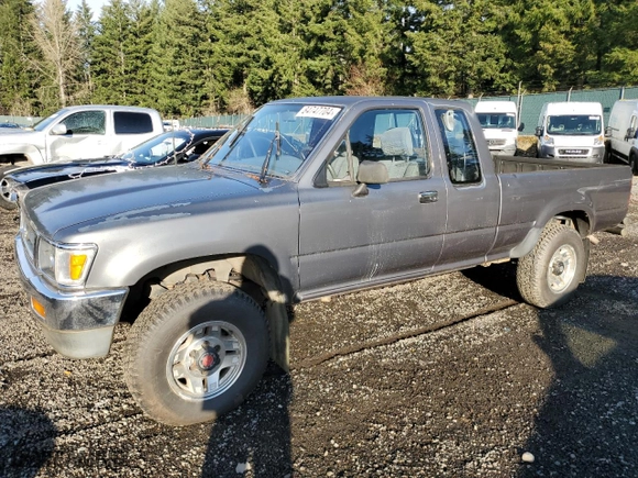 1993 Toyota 4WD Pickups DLX with VIN 4TAVN13D0PZ123357, listed as a Copart auction lot 84747704 with 262443 miles and Clean Title. Bid and sale history available at carsss.com. Image 1.