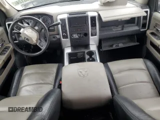2011 Ram 2500 Big Horn z VIN 3D7TT2CT6BG504045, wystawiony jako Copart lot #70136124 z przebiegiem Nie podano mil oraz Szkoda całkowita • Salvage title. Historia ofert i sprzedaży dostępna na DreamBid. Obrazek 8.