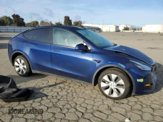 2022 Tesla Model Y Long Range with VIN 7SAYGDEE2NF419229, listed as a Copart auction lot 49902165 with 40,369 mi miles and Salvage Title. Bid and sale history available at DreamBid. Image 4.