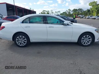 2019 Mercedes-Benz E-Class E 300 with VIN WDDZF4KB4KA686266, listed as a IAAI auction lot 41100169 with 18,205 mi miles. Bid and sale history available at carsss.com. Image 13.