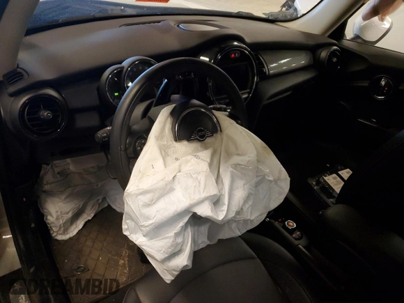 2020 MINI Hardtop Cooper with VIN WMWXR3C08L2M15462, listed as a Copart auction lot 44600205 with Not provided miles and Salvage title. Bid and sale history available at DreamBid. Image 9.