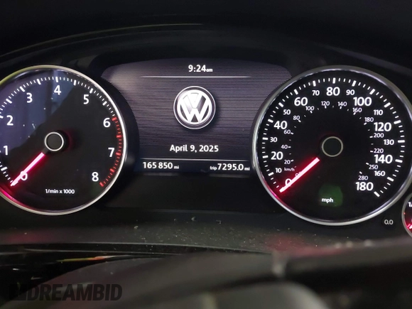 2017 Volkswagen Touareg Wolfsburg Edition z VIN WVGRF7BP0HD003232, wystawiony jako IAAI lot #41985161 z przebiegiem 165 850 mil mil oraz . Historia ofert i sprzedaży dostępna na DreamBid. Obrazek 7.