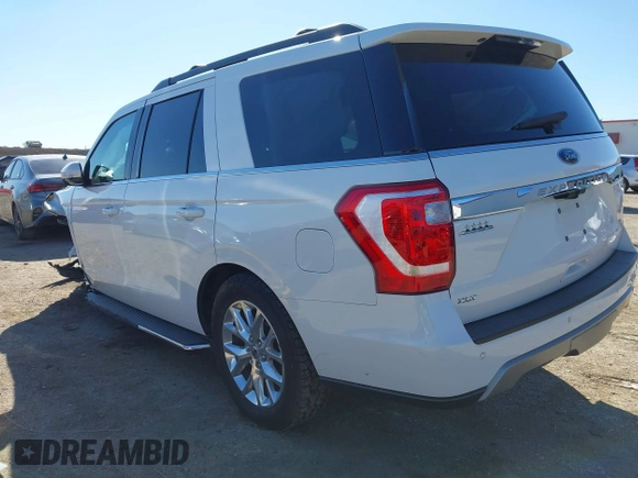 2020 Ford Expedition XLT with VIN 1FMJU1HT7LEA93938, listed as a IAAI auction lot 41461520 with 39,977 mi miles. Bid and sale history available at carsss.com. Image 3.