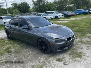 2013 BMW 3 Series 328i z VIN WBA3A5G53DNP19158, wystawiony jako Copart lot #61036925 z przebiegiem 173 331 mil mil oraz Czysty tytuł • Clean title. Historia ofert i sprzedaży dostępna na DreamBid. Obrazek 1.