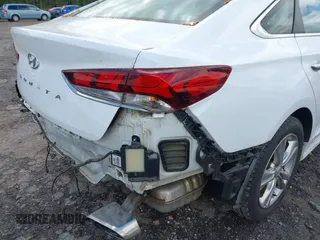 2018 Hyundai Sonata Limited with VIN 5NPE34AF9JH624049, listed as a IAAI auction lot 41977082 with 43,040 mi miles. Bid and sale history available at carsss.com. Image 6.