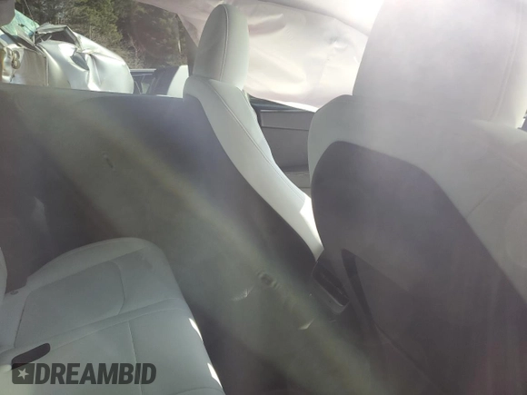 2024 Tesla Model Y Long Range с VIN 7SAYGDEE0RF084798, выставлен на аукционе Copart как лот 45742835 с пробегом Не указан миль и Списание • Salvage title. История ставок и продаж доступна на DreamBid. Изображение 7.