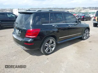 2015 Mercedes-Benz GLK with VIN WDCGG8JB4FG401022, listed as a IAAI auction lot 41919449 with 31,615 mi miles. Bid and sale history available at carsss.com. Image 4.