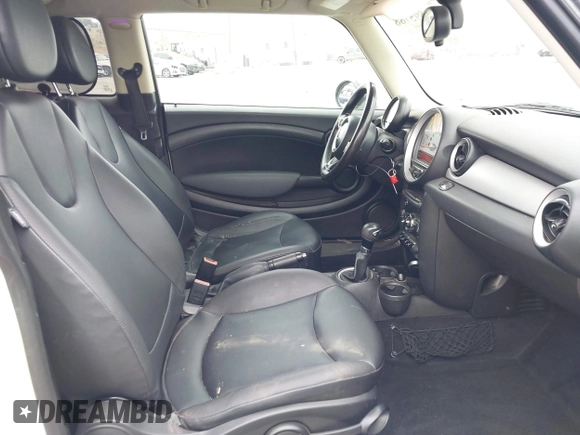 2011 MINI Hardtop with VIN WMWSU3C50BT093428, listed as a IAAI auction lot 41895788 with 173,501 mi miles and . Bid and sale history available at DreamBid. Image 5.