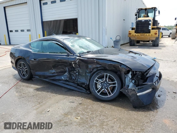 2020 Ford Mustang EcoBoost z VIN 1FA6P8TH5L5184273, wystawiony jako Copart lot #57906725 z przebiegiem 47 161 mil mil oraz Szkoda całkowita • Salvage title. Historia ofert i sprzedaży dostępna na DreamBid. Obrazek 4.