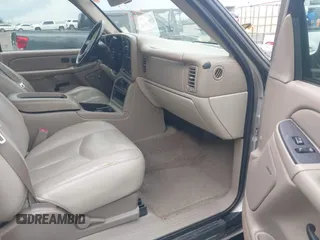 2004 Chevrolet Tahoe LT z VIN 1GNEC13Z74R233346, wystawiony jako IAAI lot #42095020 z przebiegiem 123 257 mil mil oraz . Historia ofert i sprzedaży dostępna na DreamBid. Obrazek 5.