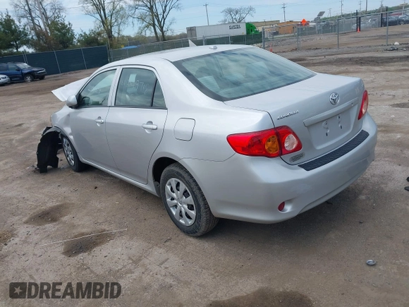2010 Toyota Corolla z VIN 1NXBU4EE5AZ213816, wystawiony jako IAAI lot #42199718 z przebiegiem 9 100 mil mil oraz . Historia ofert i sprzedaży dostępna na DreamBid. Obrazek 3.