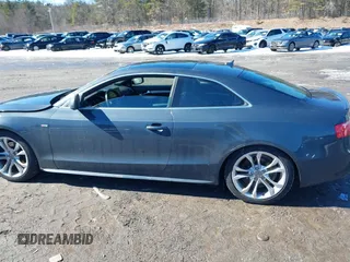 2009 Audi A5 z VIN WAUDK78T29A019706, wystawiony jako IAAI lot #41697518 z przebiegiem 136 722 mil mil oraz . Historia ofert i sprzedaży dostępna na DreamBid. Obrazek 14.