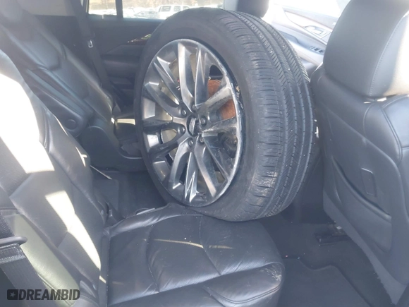 2019 Cadillac Escalade Luxury with VIN 1GYS4BKJ0KR401930, listed as a IAAI auction lot 41588826 with 78,977 mi miles. Bid and sale history available at carsss.com. Image 8.