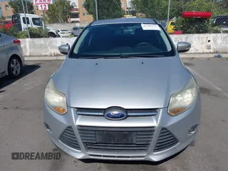 2014 Ford Focus SE z VIN 1FADP3K28EL254693, wystawiony jako IAAI lot #42280155 z przebiegiem 126 250 mil mil oraz . Historia ofert i sprzedaży dostępna na DreamBid. Obrazek 12.