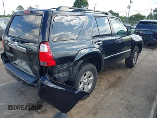 2007 Toyota 4Runner SR5 z VIN JTEZU14R278073601, wystawiony jako IAAI lot #42324282 z przebiegiem 228 160 mil mil oraz . Historia ofert i sprzedaży dostępna na DreamBid. Obrazek 4.