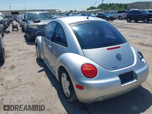 2001 Volkswagen Beetle GLX with VIN 3VWDC21CX1M414377, listed as a IAAI auction lot 42367043 with 78,353 mi miles and . Bid and sale history available at DreamBid. Image 3.