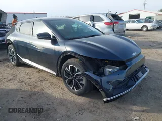 2023 Kia EV6 Wind z VIN KNDC34LA9P5127293, wystawiony jako IAAI lot #41711613 z przebiegiem 12 365 mil mil oraz . Historia ofert i sprzedaży dostępna na DreamBid. Obrazek 1.