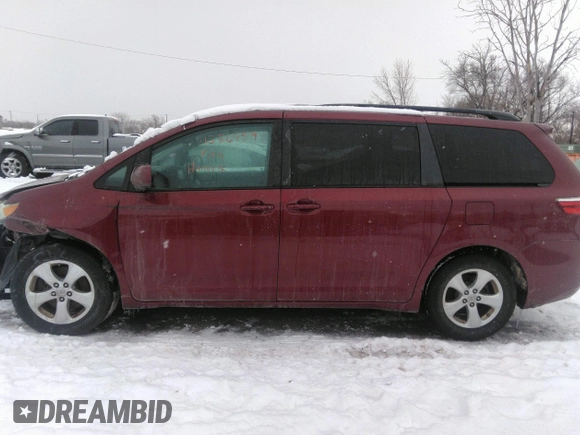 2016 Toyota Sienna LE AAS with VIN 5TDKK3DC3GS716259, listed as a IAAI auction lot 41556959 with 130,478 mi miles. Bid and sale history available at carsss.com. Image 14.