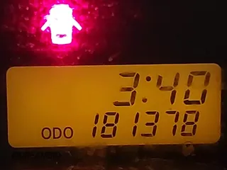 2005 Scion xA z VIN JTKKT624650079130, wystawiony jako IAAI lot #42084860 z przebiegiem 181 378 mil mil oraz . Historia ofert i sprzedaży dostępna na DreamBid. Obrazek 16.