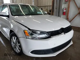 2011 Volkswagen Jetta Sedan SE with VIN 3VWDX7AJ8BM330849, listed as a IAAI auction lot 41972807 with 134,655 mi miles. Bid and sale history available at carsss.com. Image 6.