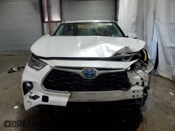 2023 Toyota Highlander Hybrid Limited with VIN 5TDXBRCH6PS581753, listed as a Copart auction lot 58241645 with 59,163 mi miles and Clean title. Bid and sale history available at DreamBid. Image 5.