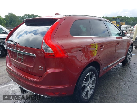 2015 Volvo XC60 T6 with VIN YV4902RKXF2669393, listed as a IAAI auction lot 42380410 with 124,258 mi miles and . Bid and sale history available at DreamBid. Image 4.
