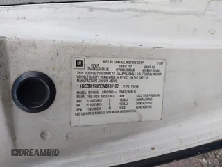 1998 Chevrolet Astro Cargo Van with VIN 1GCDM19WXWB139102, listed as a IAAI auction lot 41540799 with 226,511 mi miles. Bid and sale history available at carsss.com. Image 9.