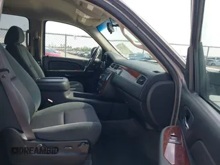 2009 Chevrolet Tahoe 2LT z VIN 1GNEC23379R258434, wystawiony jako IAAI lot #41558672 z przebiegiem 133 646 mil mil oraz . Historia ofert i sprzedaży dostępna na DreamBid. Obrazek 5.
