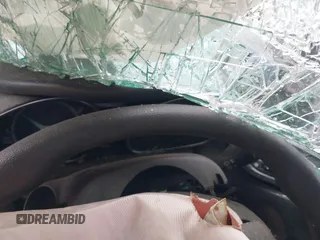 2018 Ford Fiesta SE z VIN 3FADP4BJ3JM135908, wystawiony jako IAAI lot #40003965 z przebiegiem Nie podano mil oraz . Historia ofert i sprzedaży dostępna na DreamBid. Obrazek 7.