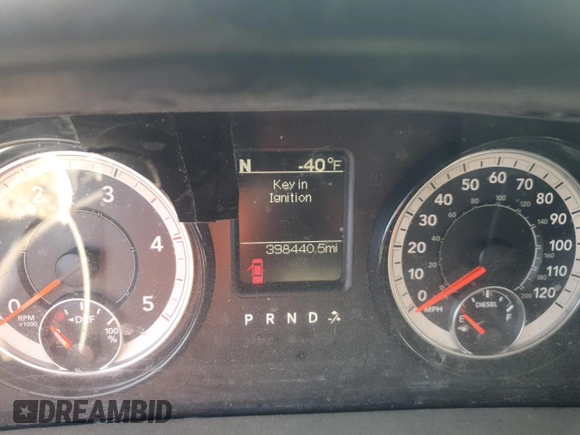 2018 Ram 2500 Tradesman z VIN 3C6UR5CL3JG348471, wystawiony jako Copart lot #64247285 z przebiegiem 398 440 mil mil oraz Czysty tytuł • Clean title. Historia ofert i sprzedaży dostępna na DreamBid. Obrazek 9.