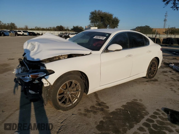 2018 Alfa Romeo Giulia z VIN ZARFAEBN6J7597943, wystawiony jako Copart lot #88288745 z przebiegiem 105 551 mil mil oraz Szkoda całkowita • Salvage title. Historia ofert i sprzedaży dostępna na DreamBid. Obrazek 1.