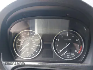2011 BMW 3 Series 328i z VIN WBADW7C56BE544585, wystawiony jako IAAI lot #42233106 z przebiegiem Nie podano mil oraz . Historia ofert i sprzedaży dostępna na DreamBid. Obrazek 7.