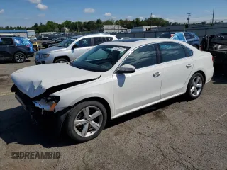 2012 Volkswagen Passat SE z VIN 1VWBP7A31CC084951, wystawiony jako Copart lot #55726145 z przebiegiem 98 654 mil mil oraz Szkoda całkowita • Salvage title. Historia ofert i sprzedaży dostępna na DreamBid. Obrazek 1.