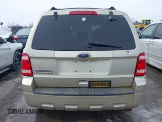 2010 Ford Escape XLT с VIN 1FMCU0D75AKC30529, выставлен на аукционе IAAI как лот 41618067 с пробегом 153 637 миль миль и . История ставок и продаж доступна на DreamBid. Изображение 16.
