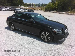 2016 Mercedes-Benz C 300 z VIN 55SWF4JB8GU130165, wystawiony jako Copart lot #57266935 z przebiegiem 177 061 mil mil oraz Czysty tytuł • Clean title. Historia ofert i sprzedaży dostępna na DreamBid. Obrazek 4.