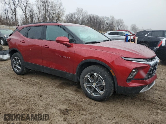 2024 Chevrolet Blazer LT z VIN 3GNKBHR43RS165920, wystawiony jako Copart lot #51974995 z przebiegiem 11 871 mil mil oraz Szkoda całkowita • Salvage title. Historia ofert i sprzedaży dostępna na DreamBid. Obrazek 4.