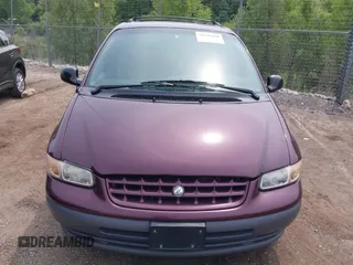1999 Plymouth Voyager с VIN 2P4GP45G8XR219355, выставлен на аукционе IAAI как лот 42482440 с пробегом 129 283 миль миль и . История ставок и продаж доступна на DreamBid. Изображение 6.