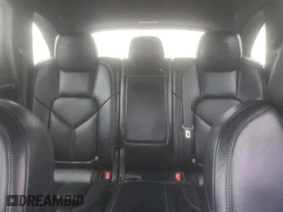 2018 Porsche Cayenne z VIN WP1AA2A2XJKA05305, wystawiony jako Copart lot #42763575 z przebiegiem 117 366 mil mil oraz Szkoda całkowita • Salvage title. Historia ofert i sprzedaży dostępna na DreamBid. Obrazek 10.