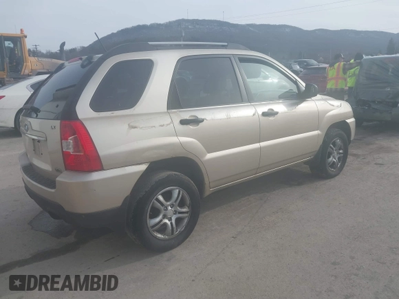2009 Kia Sportage LX with VIN KNDJE723997561436, listed as a IAAI auction lot 41440459 with 183,476 mi miles. Bid and sale history available at carsss.com. Image 4.
