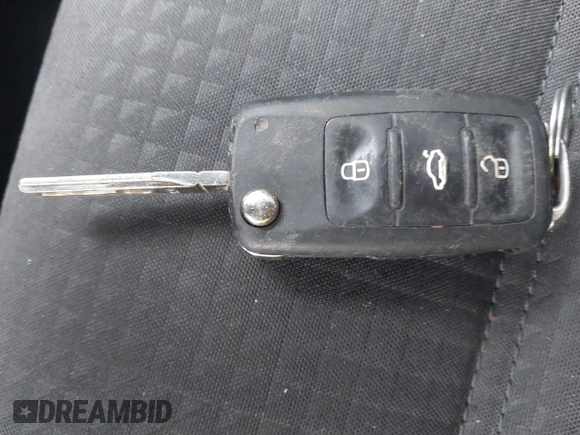 2015 Volkswagen Jetta S с VIN 3VW2K7AJ4FM402870, выставлен на аукционе IAAI как лот 41447931 с пробегом 85 006 миль миль и . История ставок и продаж доступна на DreamBid. Изображение 11.