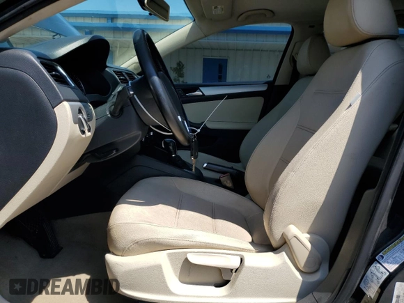 2012 Volkswagen Jetta TDI w/Premium z VIN 3VWLL7AJ3CM036834, wystawiony jako Copart lot #51161225 z przebiegiem 181 109 mil mil oraz Szkoda całkowita • Salvage title. Historia ofert i sprzedaży dostępna na DreamBid. Obrazek 7.