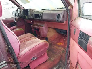 1991 Chevrolet Astro Cargo Van with VIN 1GBDM19Z4MB136076, listed as a IAAI auction lot 41482281 with 202,682 mi miles. Bid and sale history available at carsss.com. Image 5.