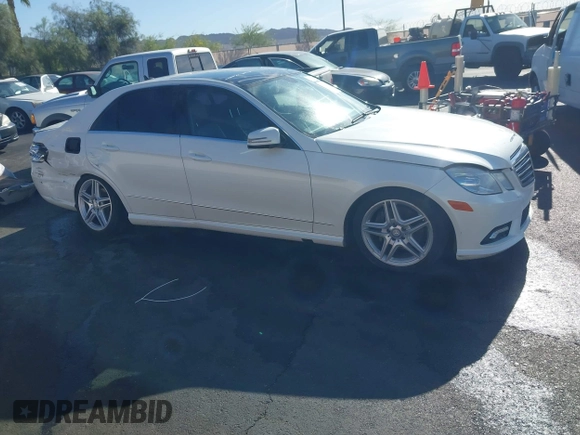 2011 Mercedes-Benz E-Class E 350 Luxury with VIN WDDHF5GB4BA452946, listed as a IAAI auction lot 42090168 with 121,943 mi miles. Bid and sale history available at carsss.com. Image 6.