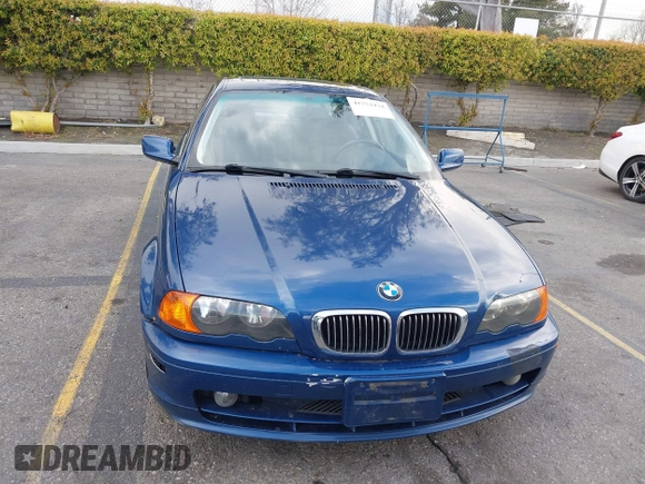 2001 BMW 3 Series 325Ci with VIN WBABN33401JW55892, listed as a IAAI auction lot 41751934 with 1 mi miles. Bid and sale history available at carsss.com. Image 12.