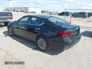 2024 Nissan Altima SV with VIN 1N4BL4DV9RN388218, listed as a IAAI auction lot 42670071 with 33,247 mi miles and . Bid and sale history available at DreamBid. Image 3.