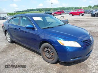 2007 Toyota Camry CE z VIN 4T1BE46K57U009771, wystawiony jako IAAI lot #42467157 z przebiegiem 141 856 mil mil oraz . Historia ofert i sprzedaży dostępna na DreamBid. Obrazek 1.