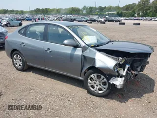 2010 Hyundai Elantra GLS z VIN KMHDU4ADXAU157989, wystawiony jako IAAI lot #42396477 z przebiegiem 138 824 mil mil oraz . Historia ofert i sprzedaży dostępna na DreamBid. Obrazek 1.