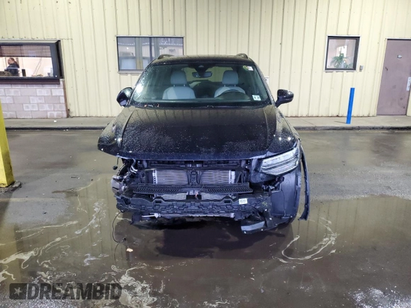 2022 Volkswagen Tiguan SE R-Line Black with VIN 3VV8B7AX1NM155177, listed as a Copart auction lot 83462284 with 9,905 mi miles and Salvage Title. Bid and sale history available at DreamBid. Image 5.