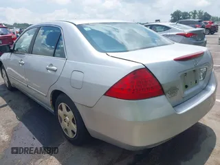 2007 Honda Accord LX with VIN 1HGCM56467A033681, listed as a IAAI auction lot 42680186 with 181,997 mi miles and . Bid and sale history available at DreamBid. Image 3.