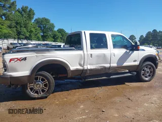 2015 Ford F-250 Lariat z VIN 1FT7W2BT9FEC69657, wystawiony jako IAAI lot #42213915 z przebiegiem 148 839 mil mil oraz . Historia ofert i sprzedaży dostępna na DreamBid. Obrazek 18.